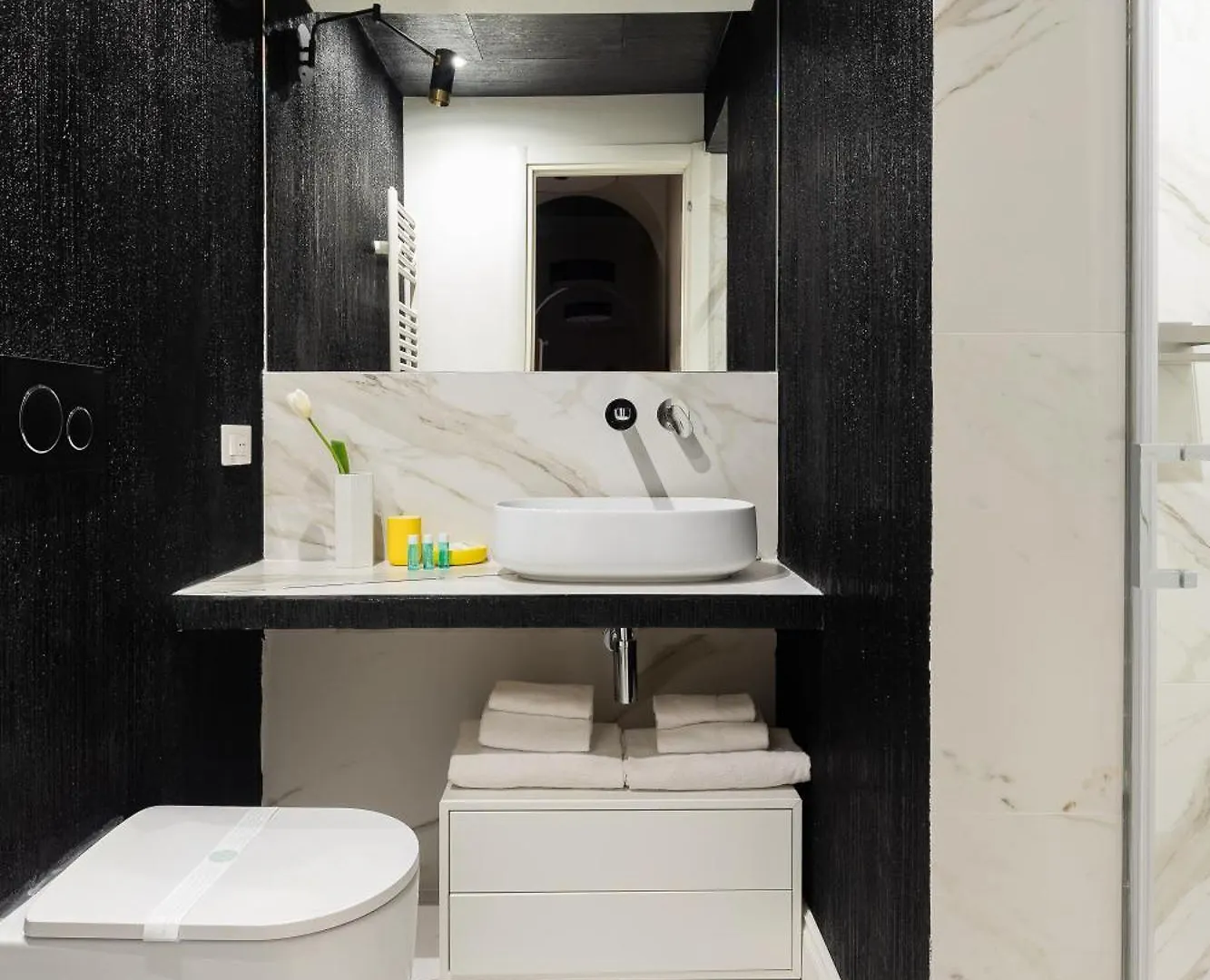 Iflat New Spacious & Classy Apartment In Monti ローマ イタリア