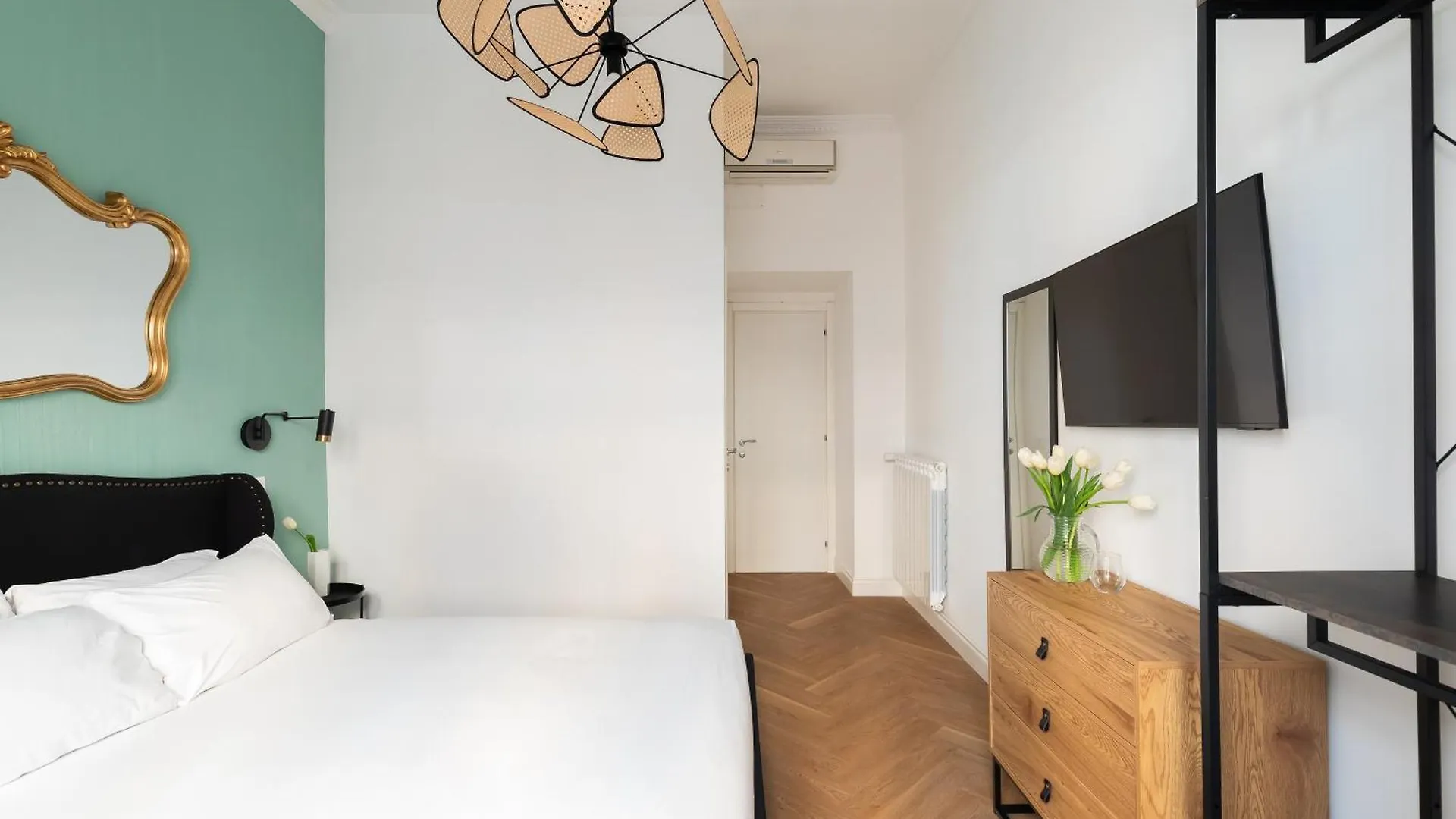 Iflat New Spacious & Classy Apartment In Monti ローマ