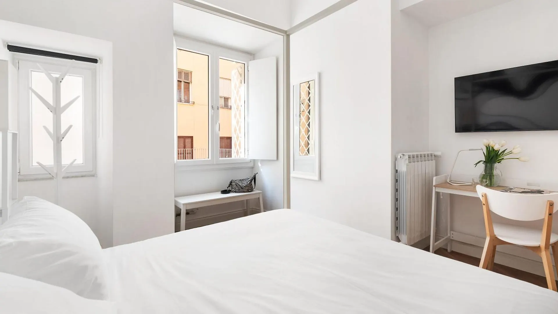 Iflat New Spacious & Classy Apartment In Monti ローマ 0*,